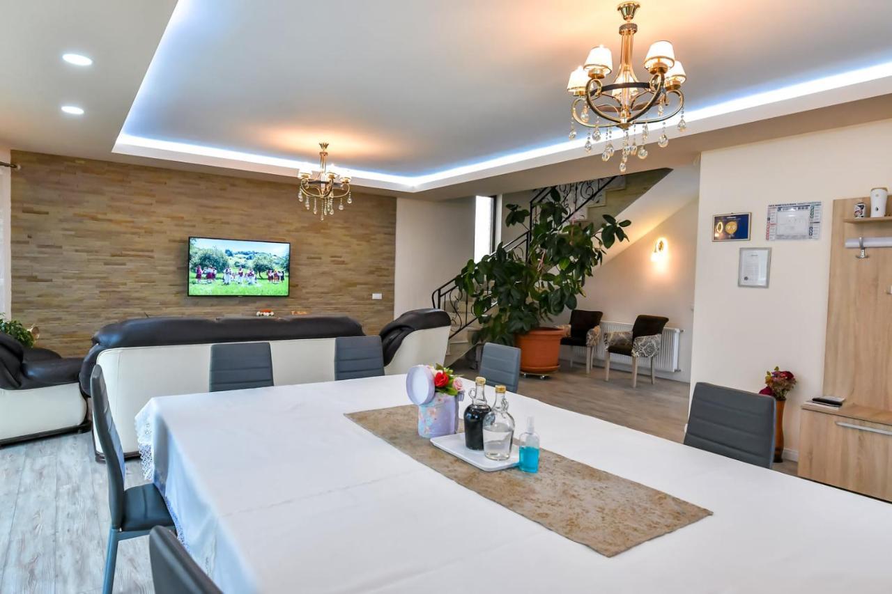 Casa Nely Hotel Máramarossziget Kültér fotó