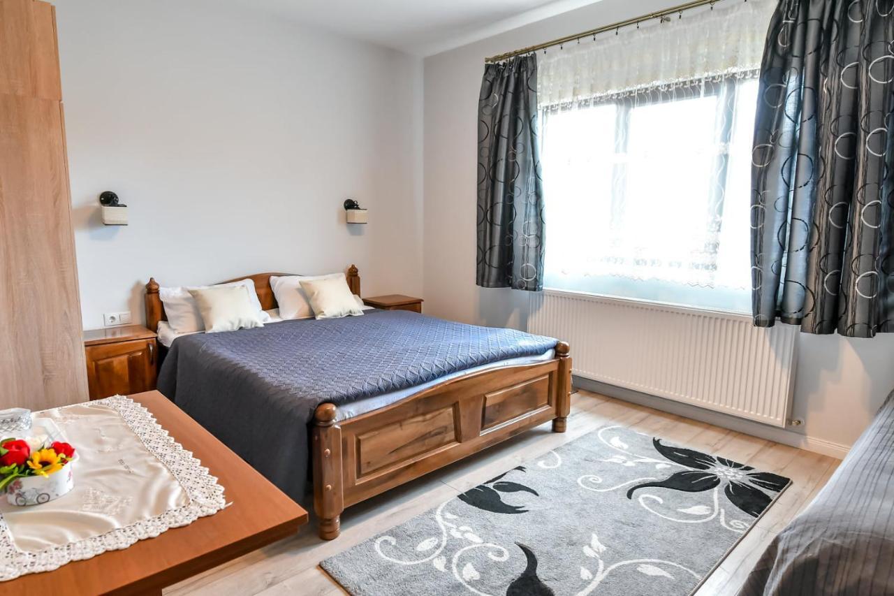 Casa Nely Hotel Máramarossziget Kültér fotó